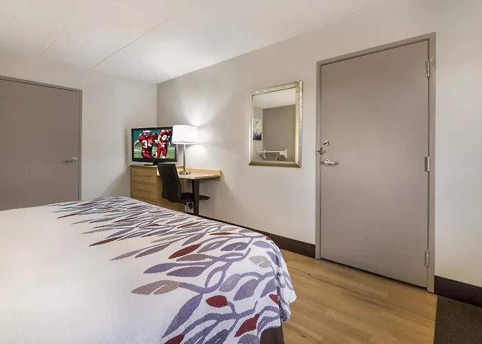 Red Roof East - Casino District Motel 2*