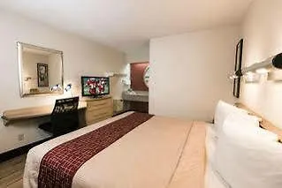 Red Roof East - Casino District Мотель 2*